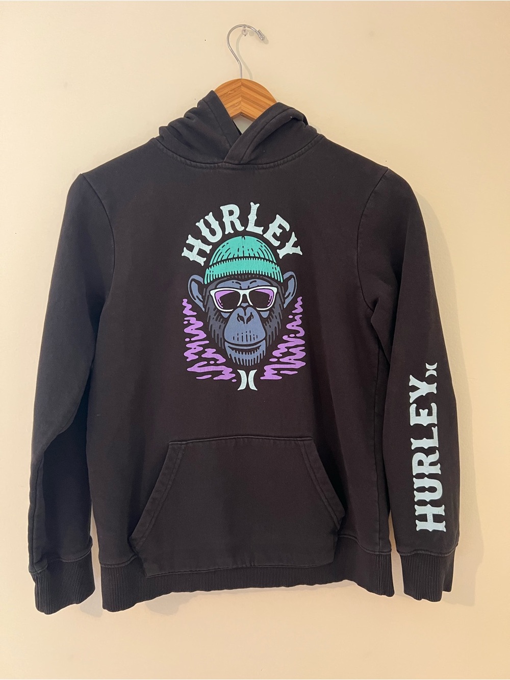 Kids large Hurley Black Hoodie with Chimp & Beanie & sunglasses